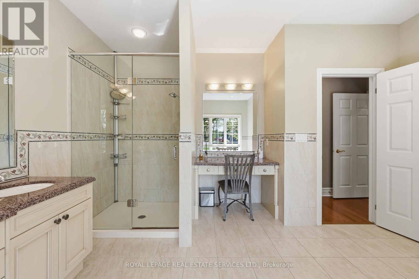 1227 Riverbank Way Property Photo 33