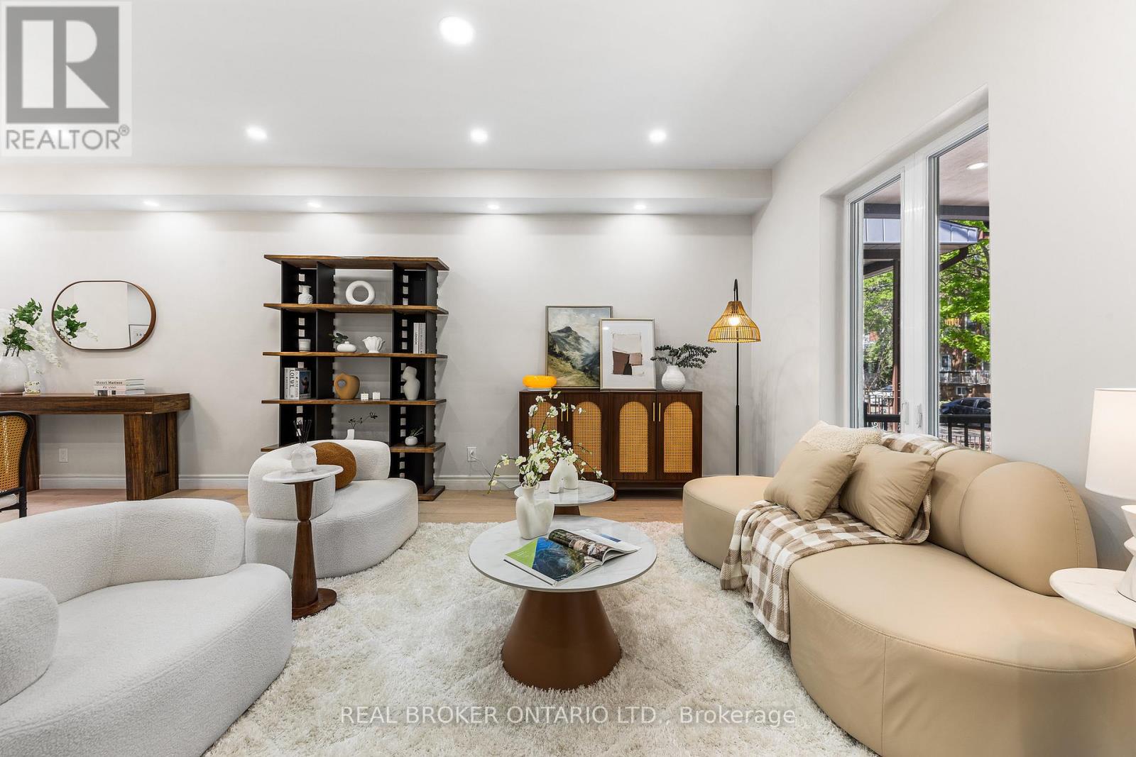 806 GLADSTONE AVENUE Property Photo 1