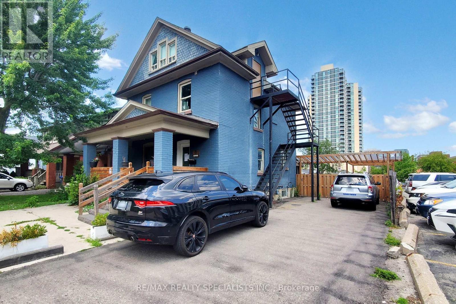 8 Mill Street N Property Photo 2