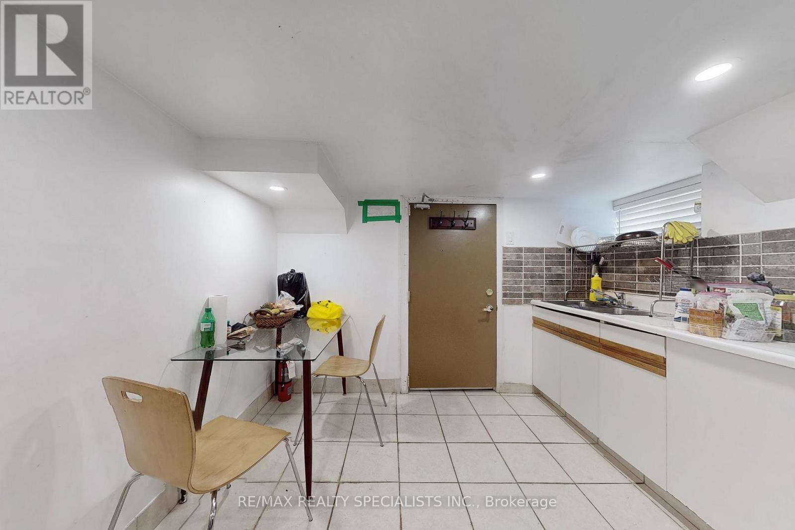 8 Mill Street N Property Photo 10