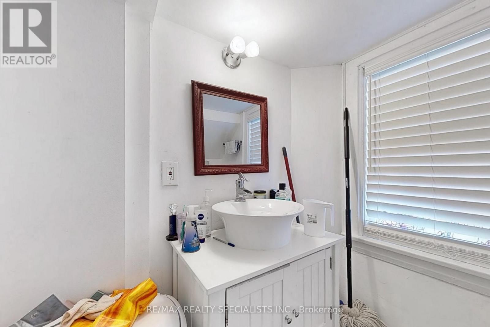 8 Mill Street N Property Photo 16