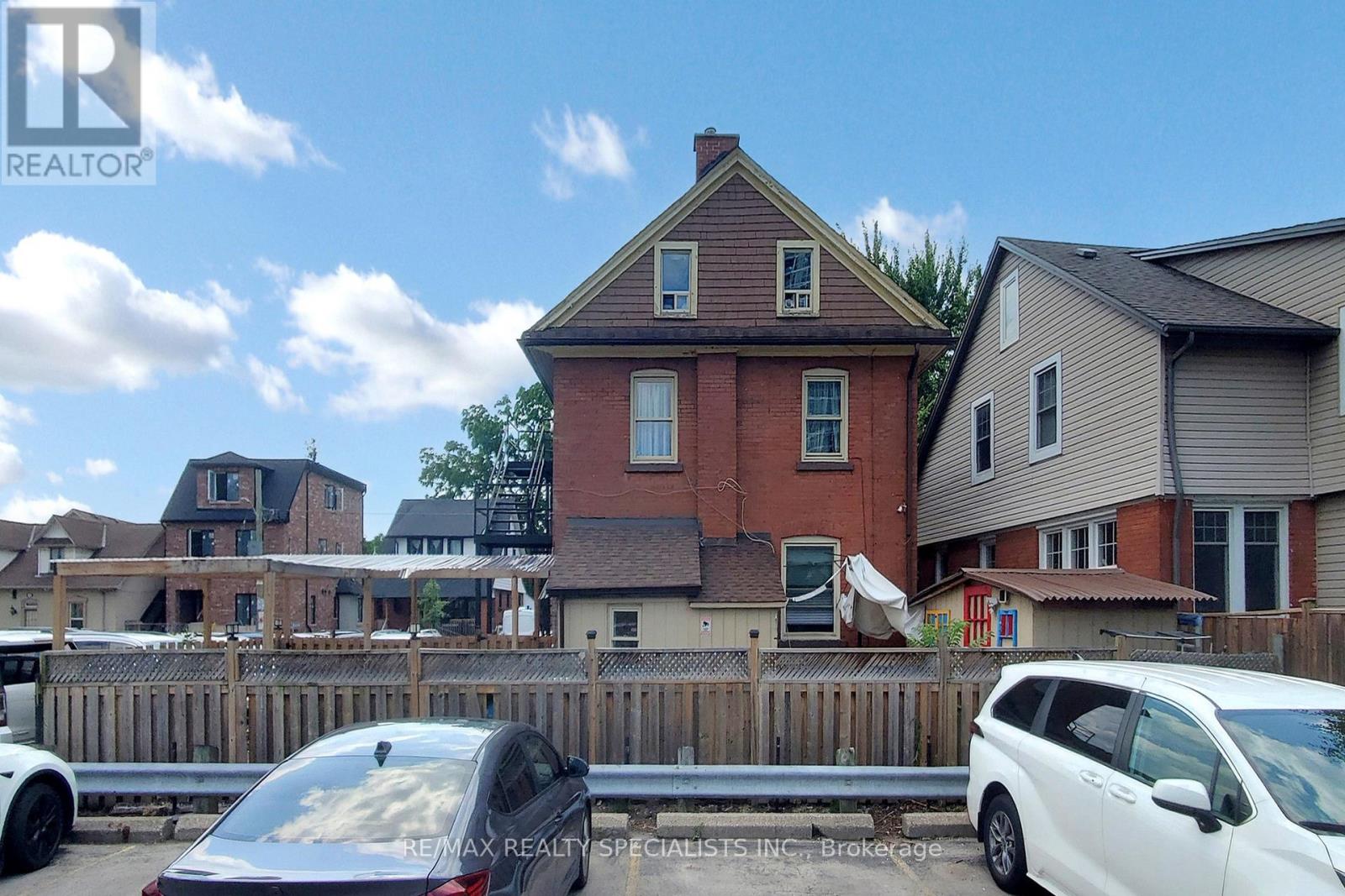 8 Mill Street N Property Photo 28
