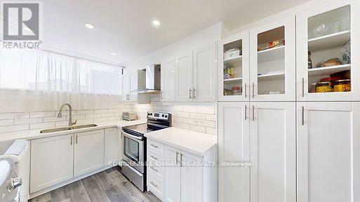 806 - 4673 Jane Street Property Photo 3