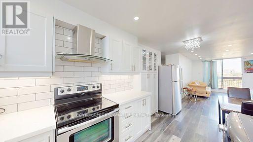 806 - 4673 Jane Street Property Photo 4