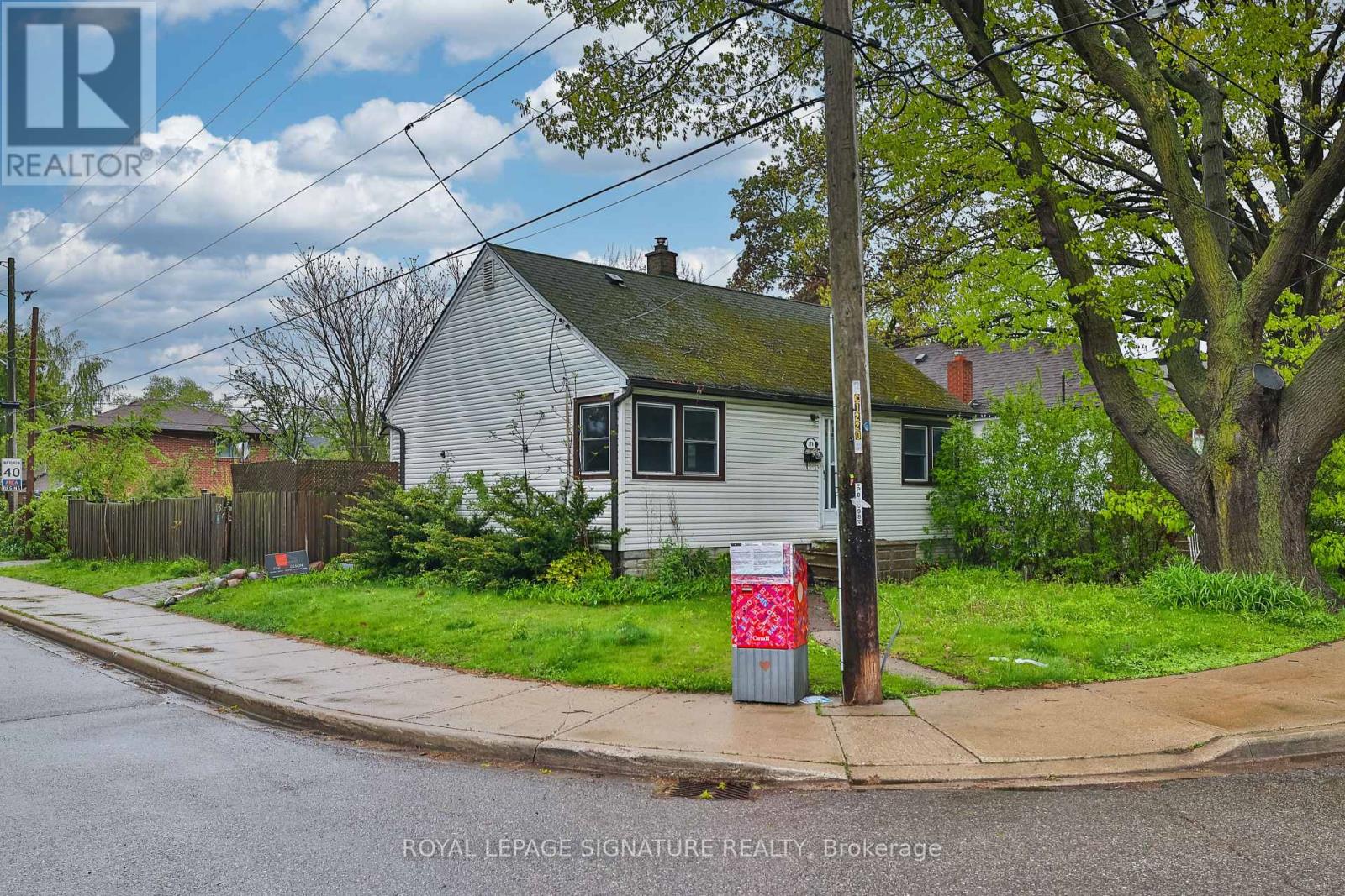 178 Angelene Street Property Photo 1