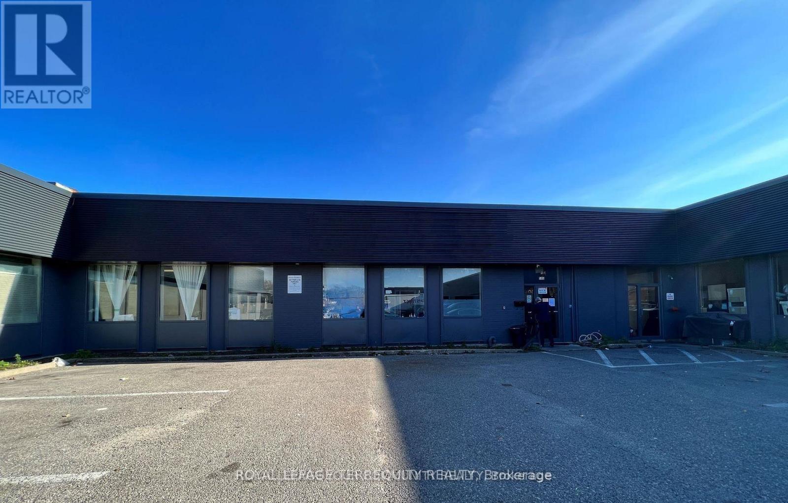 585 Trethewey Drive Property Photo 1