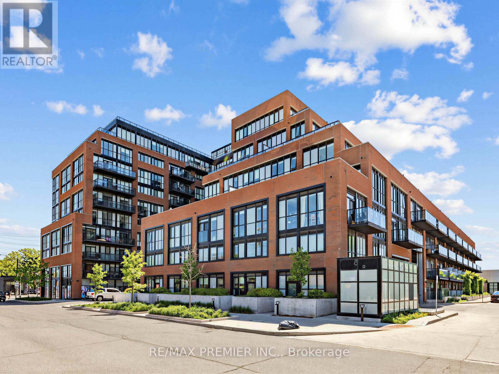 615 - 2300 ST CLAIR AVENUE W Property Photo 1