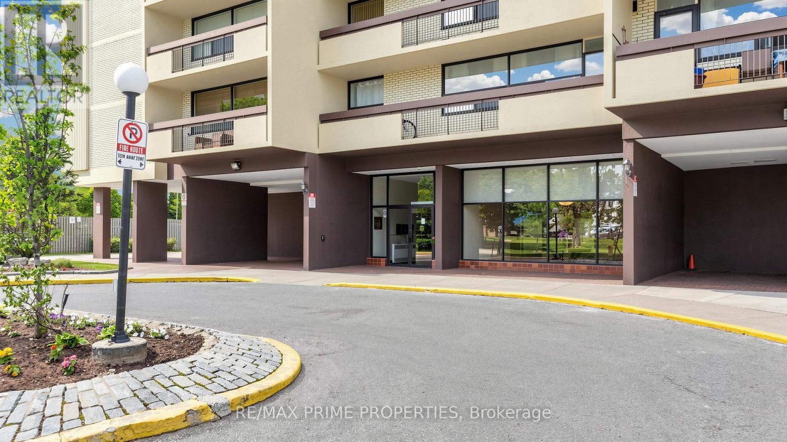 1404 - 1455 Lawrence Avenue W Property Photo 3