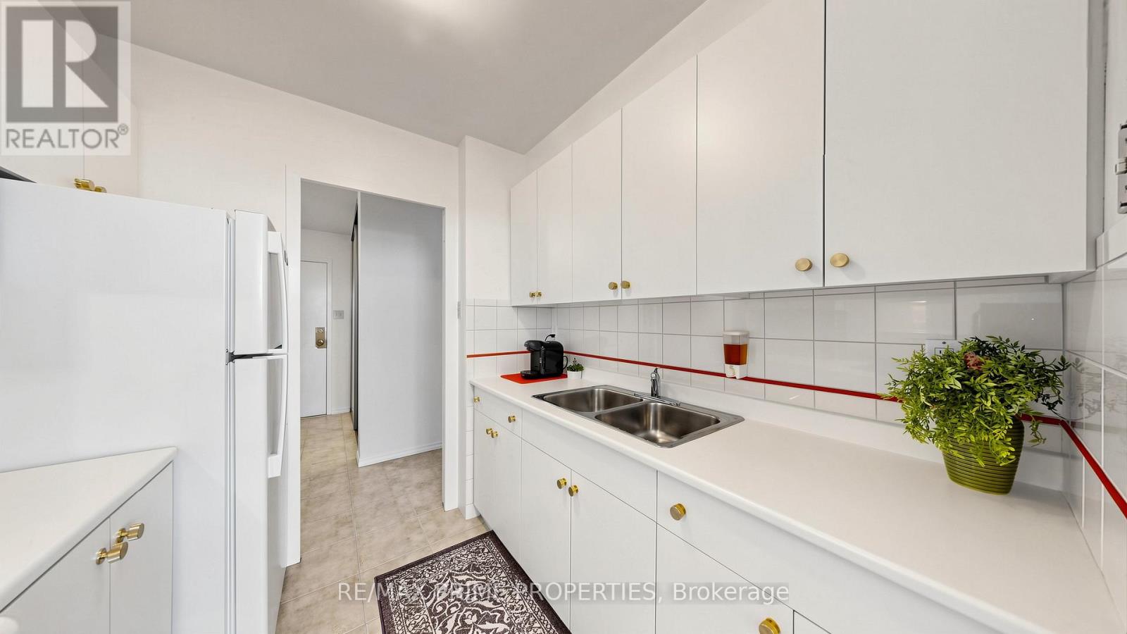 1404 - 1455 Lawrence Avenue W Property Photo 19