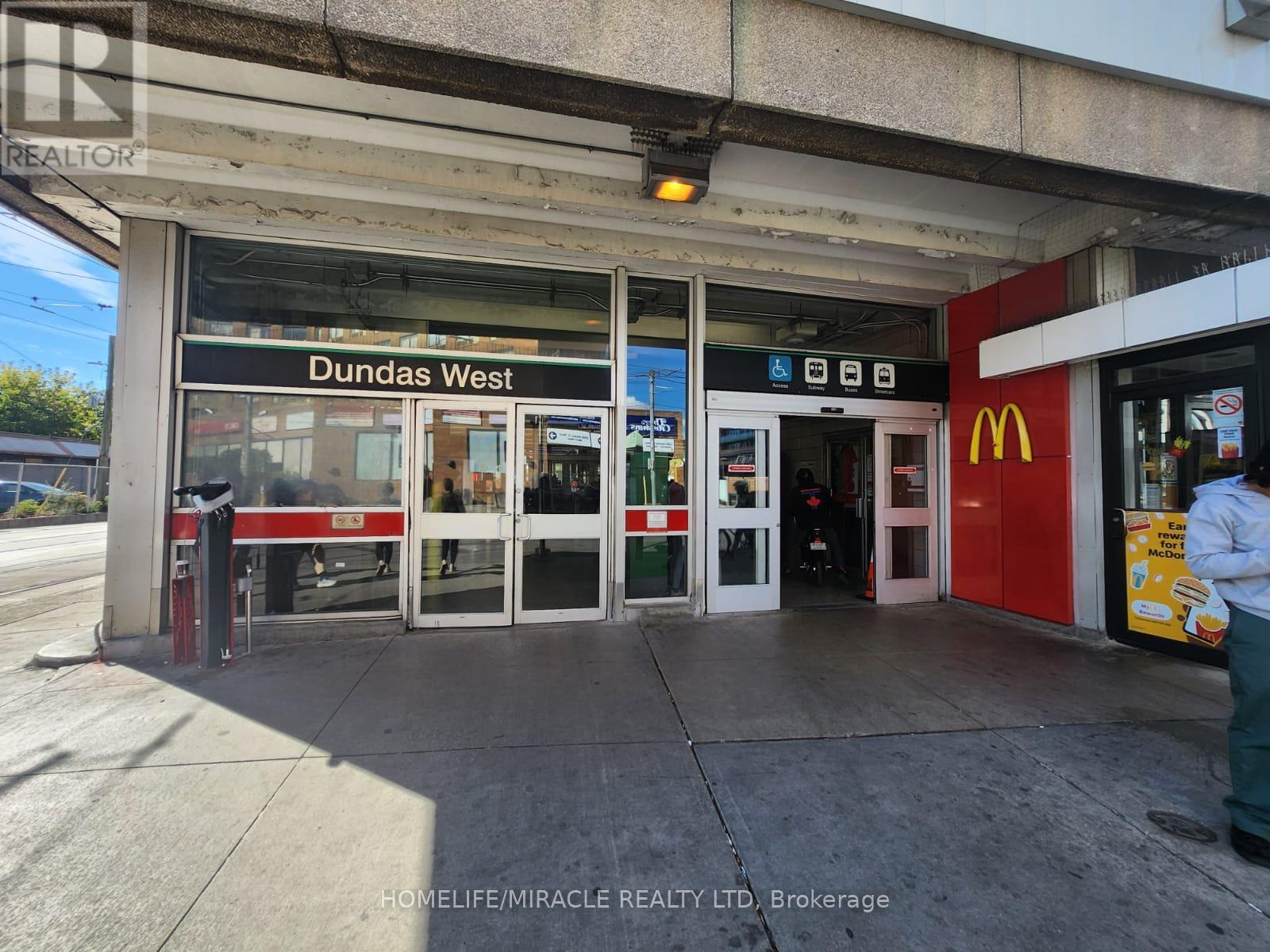 G11 - 2340 Dundas Street W Property Photo 3