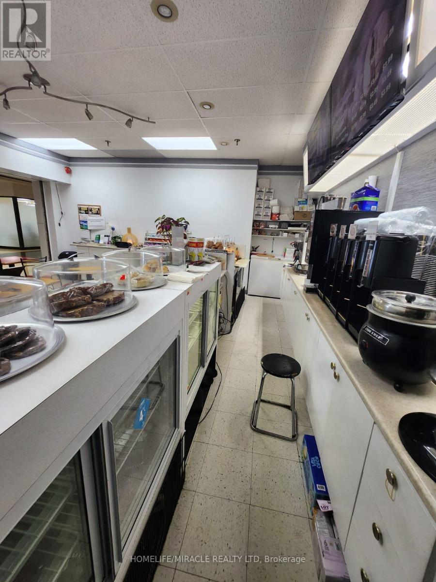 G11 - 2340 Dundas Street W Property Photo 17