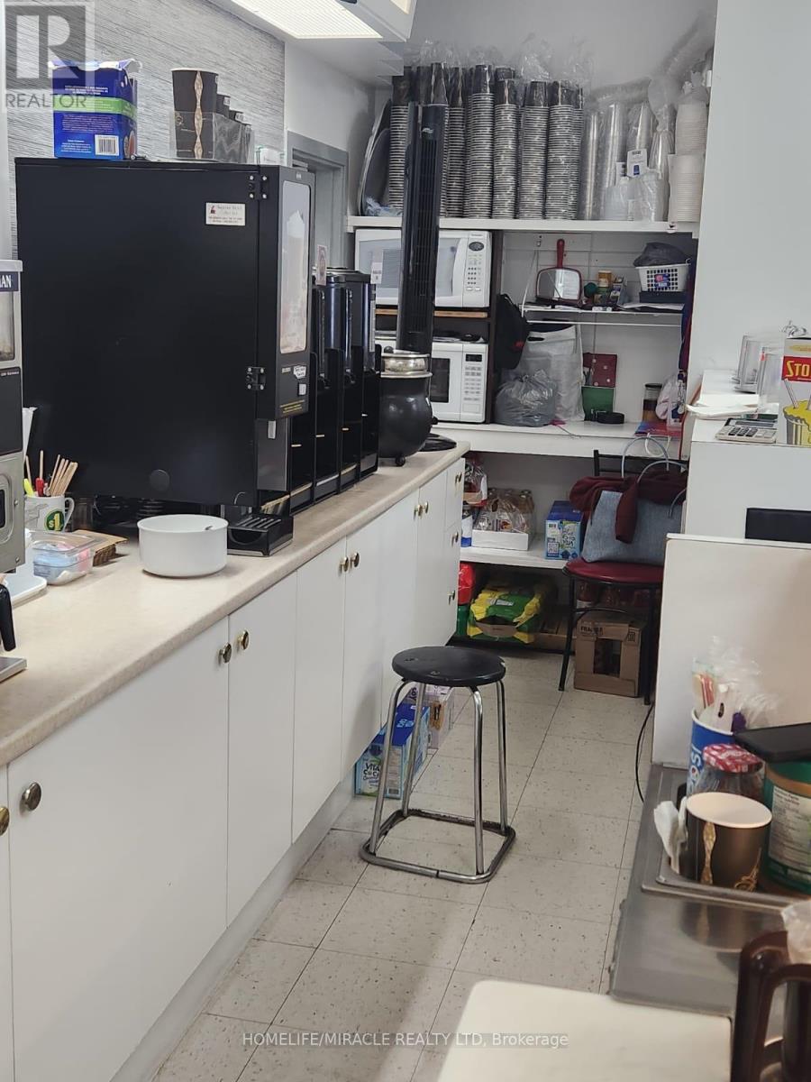 G11 - 2340 Dundas Street W Property Photo 18