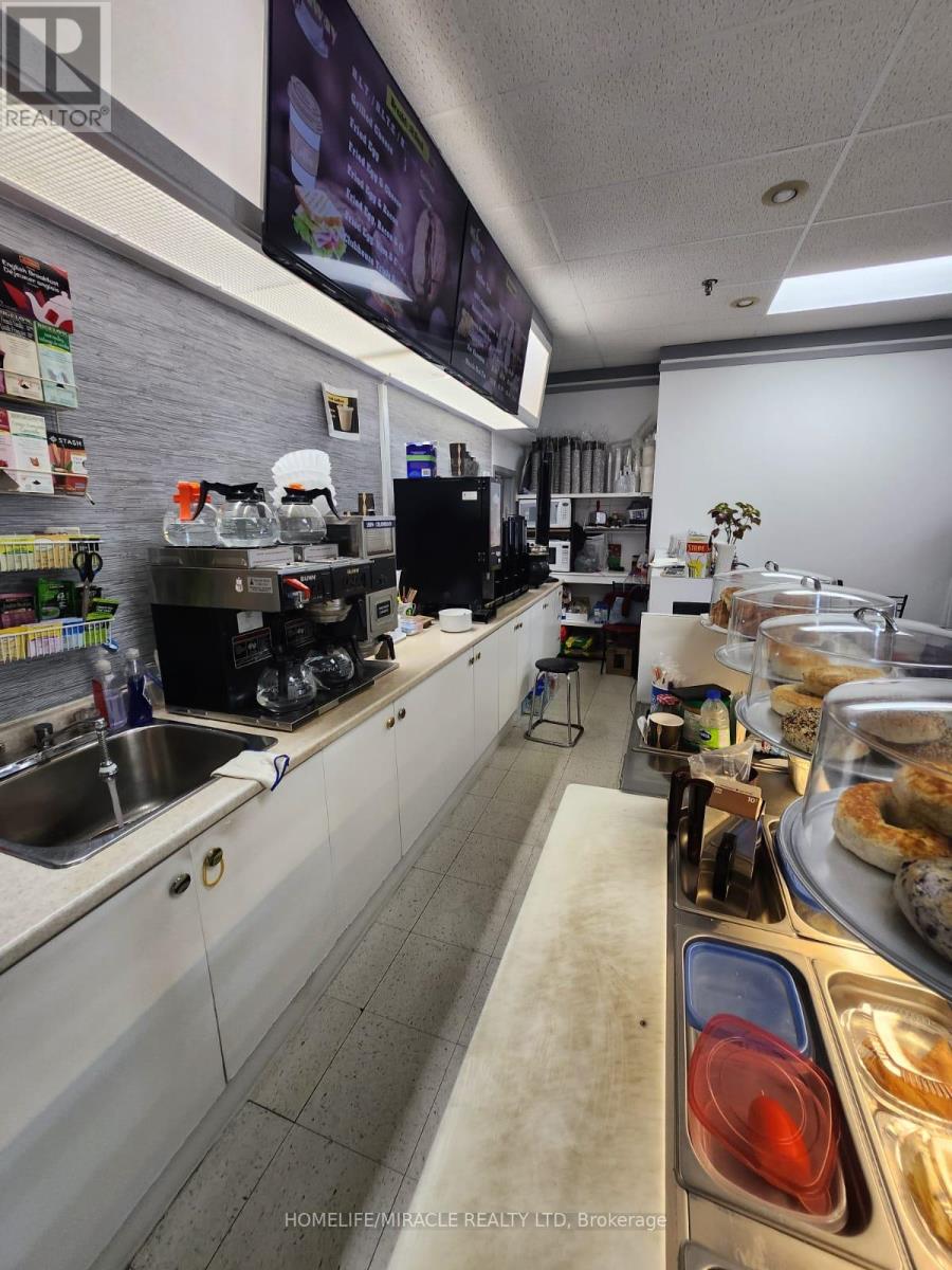 G11 - 2340 Dundas Street W Property Photo 19