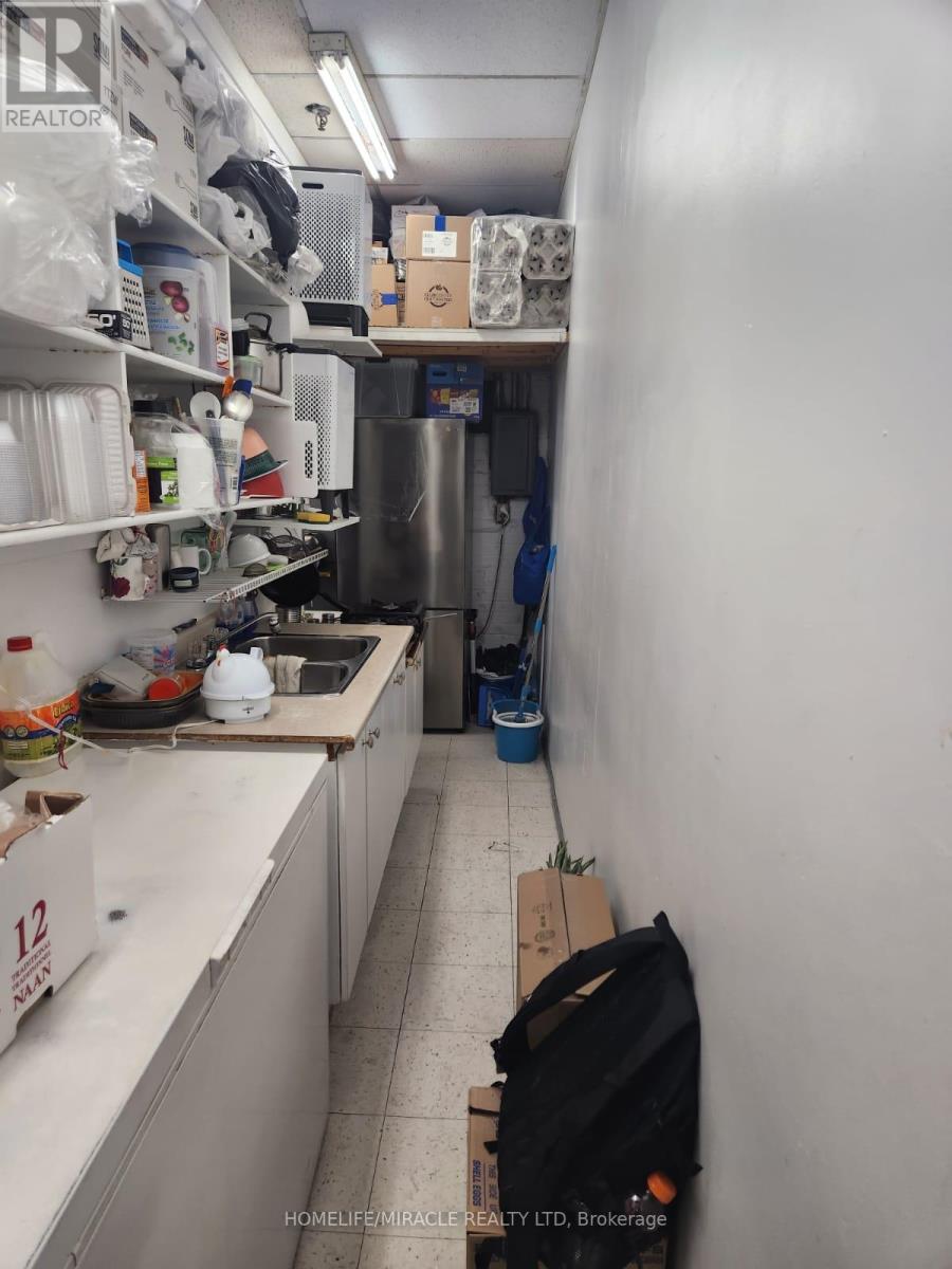 G11 - 2340 Dundas Street W Property Photo 21