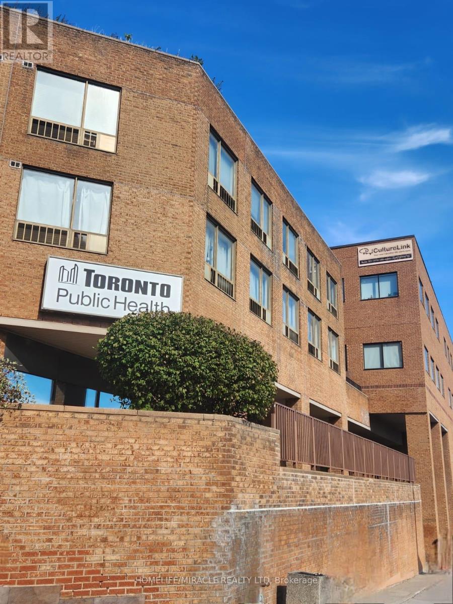 G11 - 2340 Dundas Street W Property Photo 30