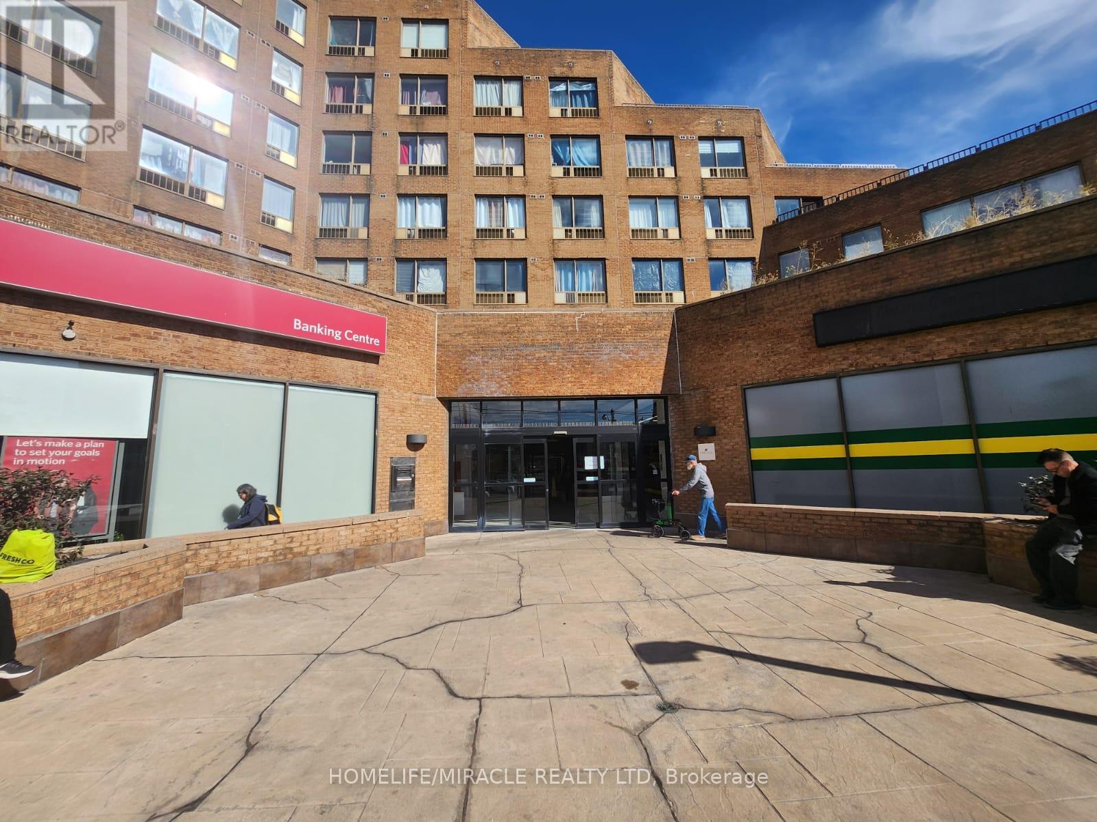 G11 - 2340 Dundas Street W Property Photo 43