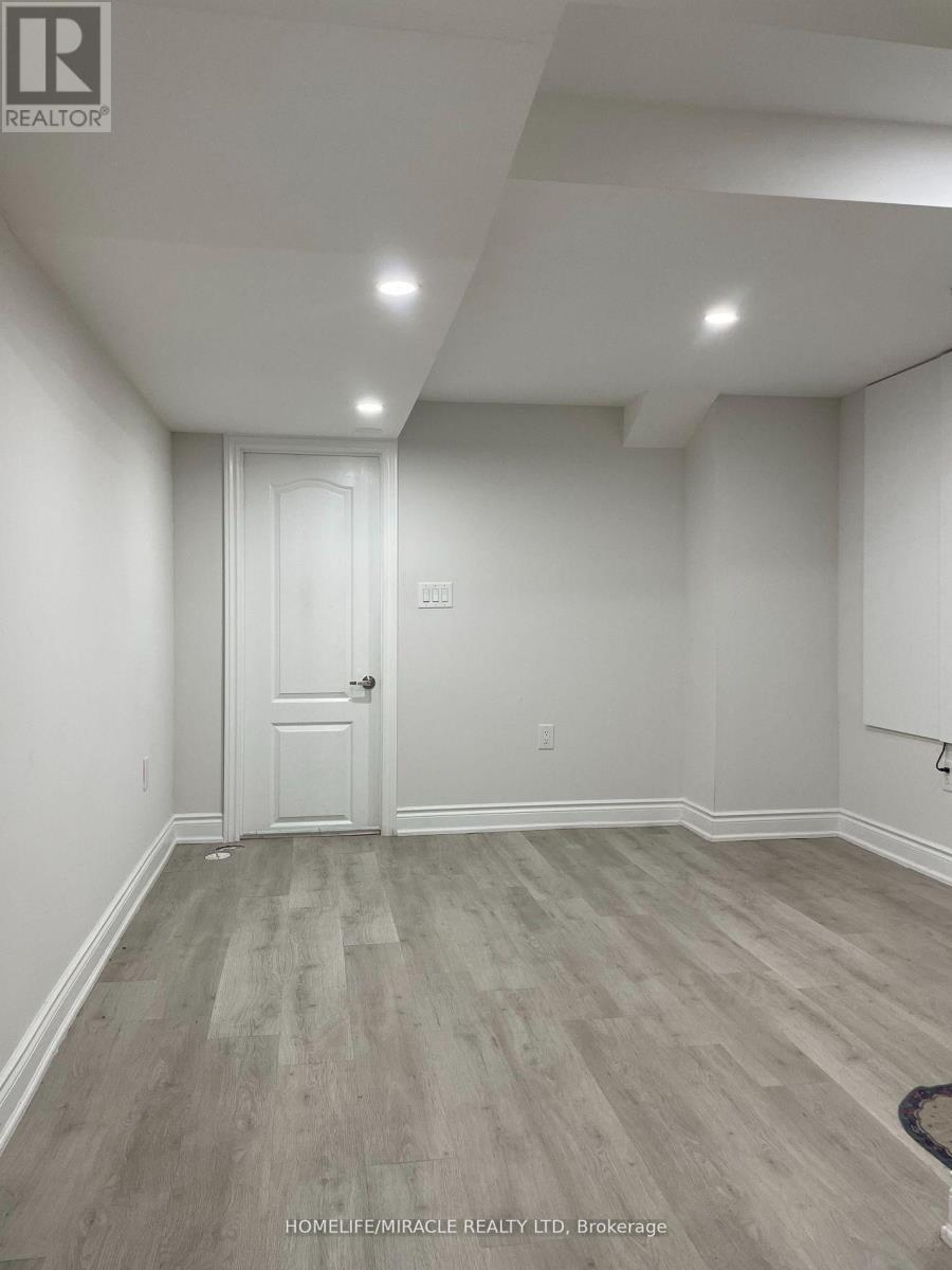9 Humberstone Crescent Property Photo 3