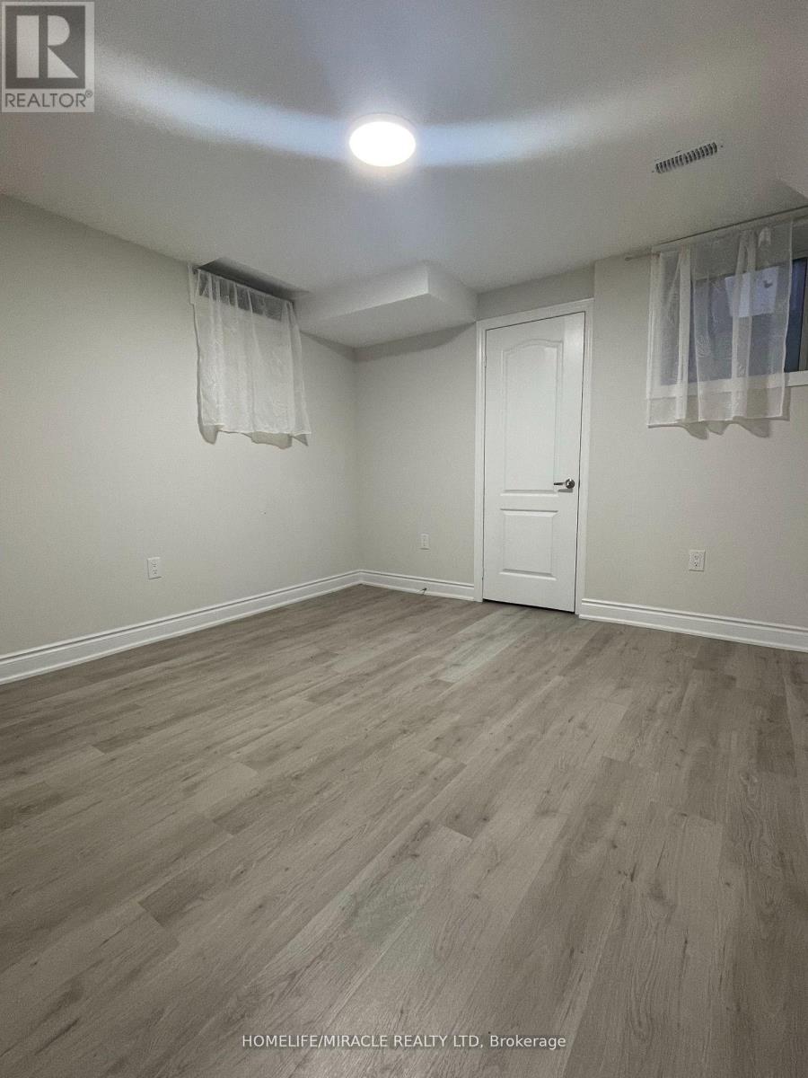 9 Humberstone Crescent Property Photo 10