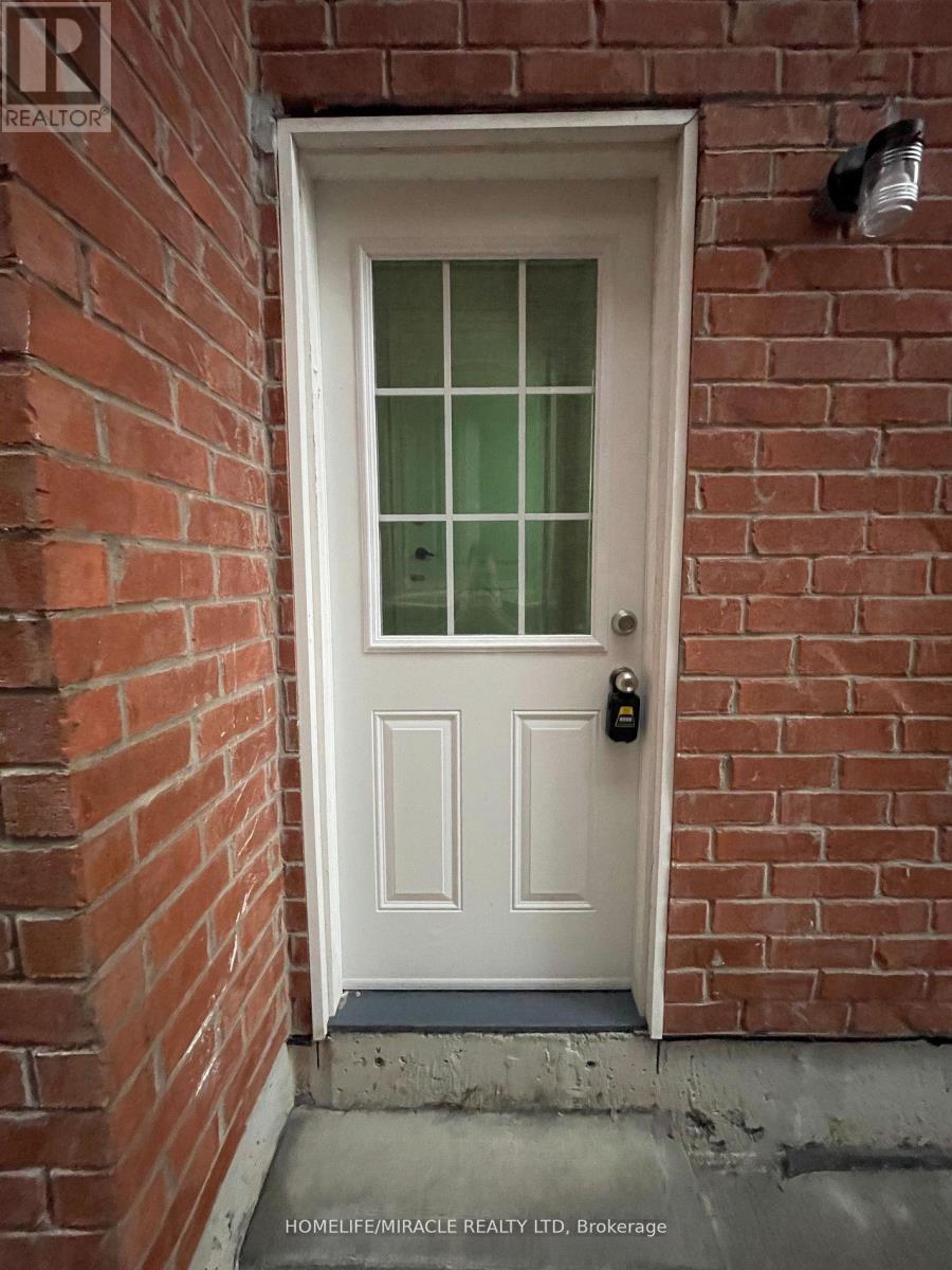 9 Humberstone Crescent Property Photo 11