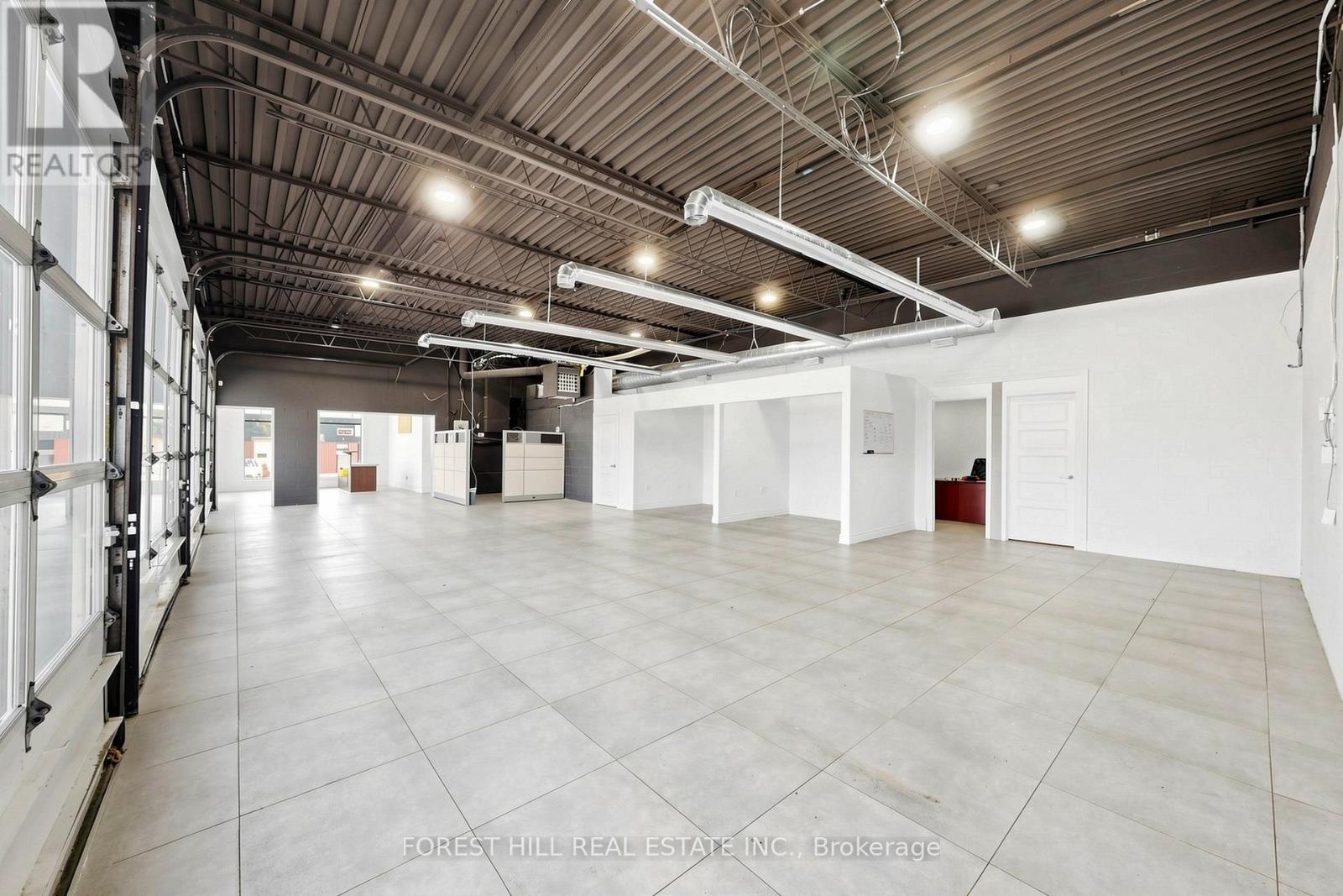 1502 Speers Road Property Photo 7