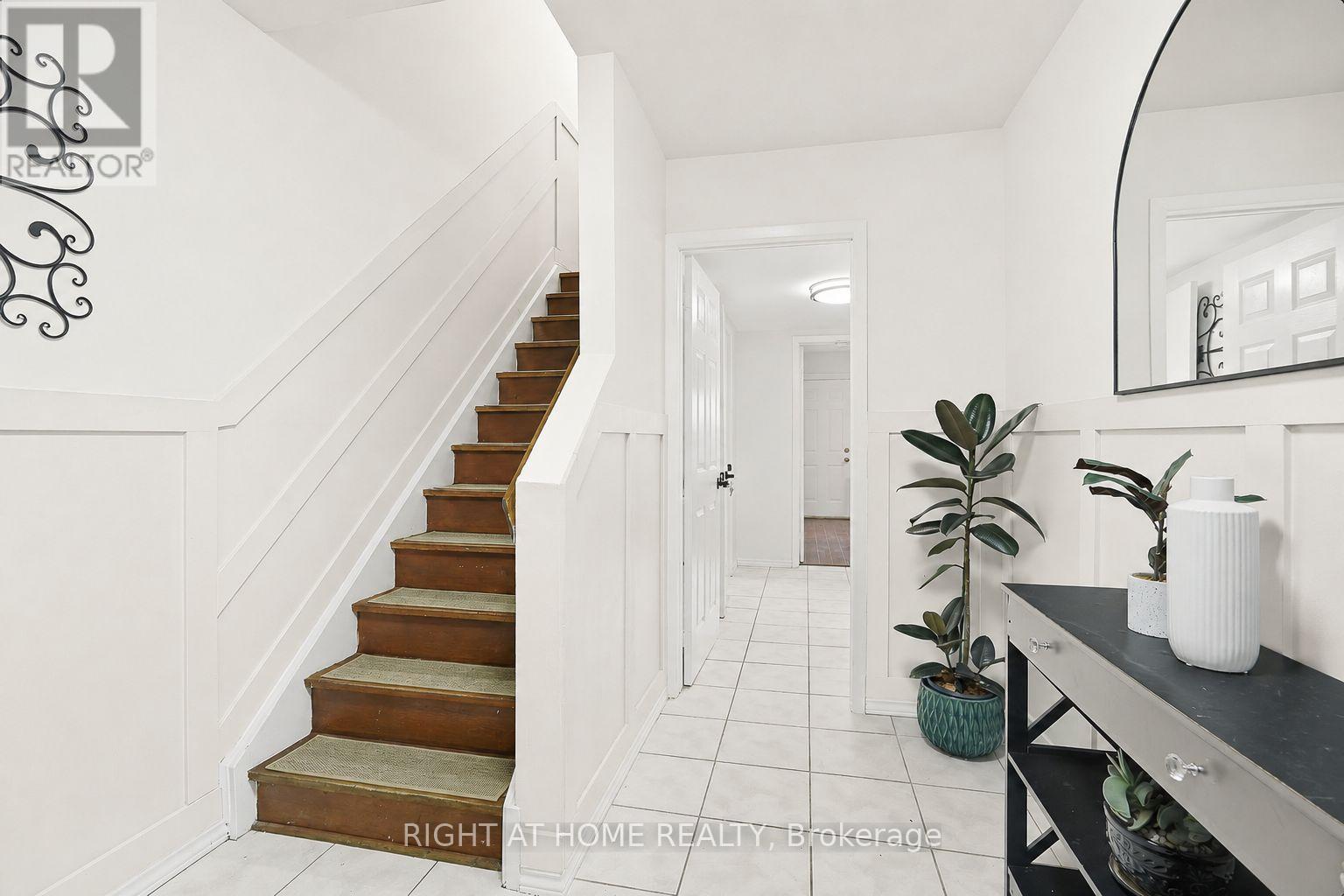216 Fleetwood Crescent Property Photo 3