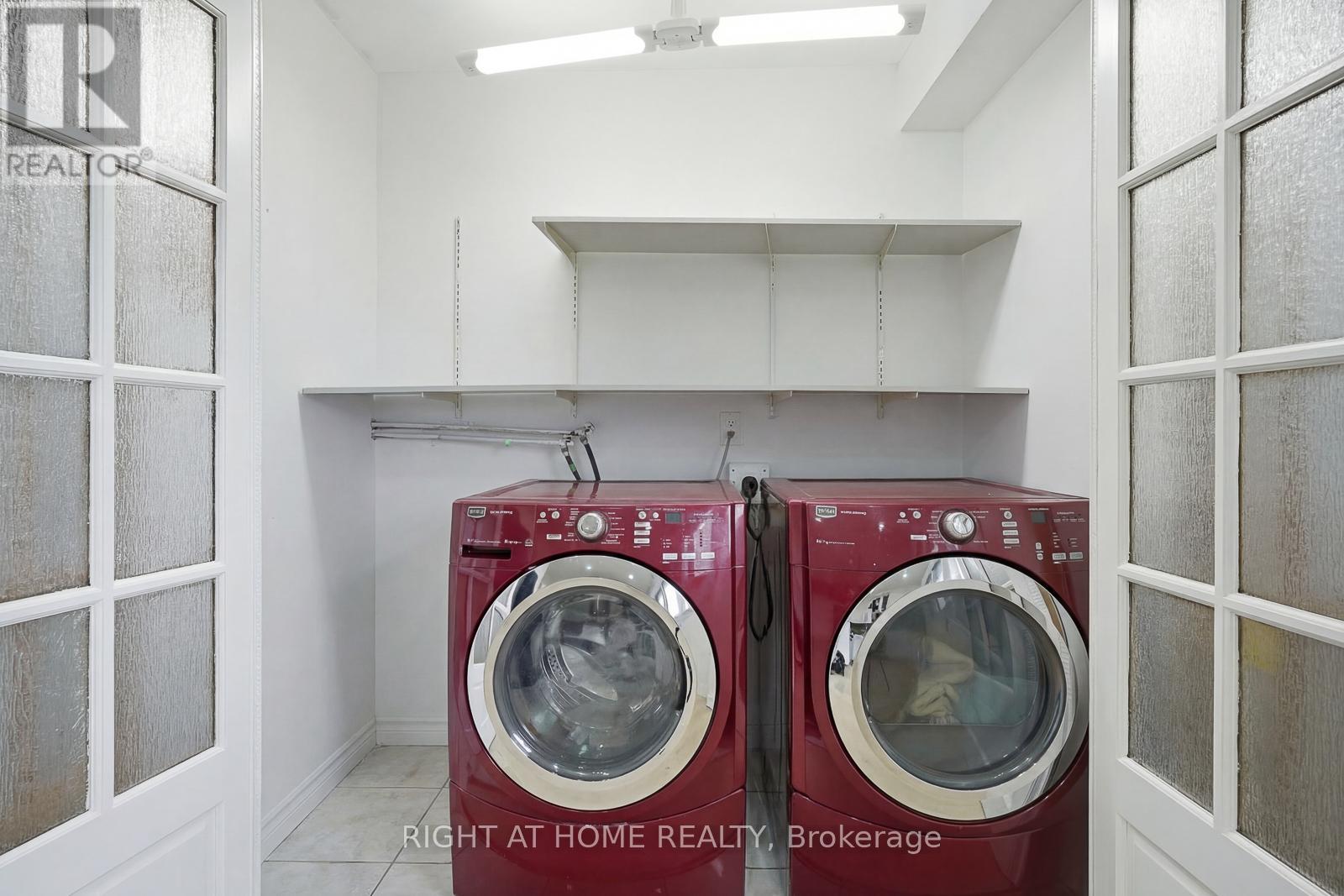 216 Fleetwood Crescent Property Photo 20