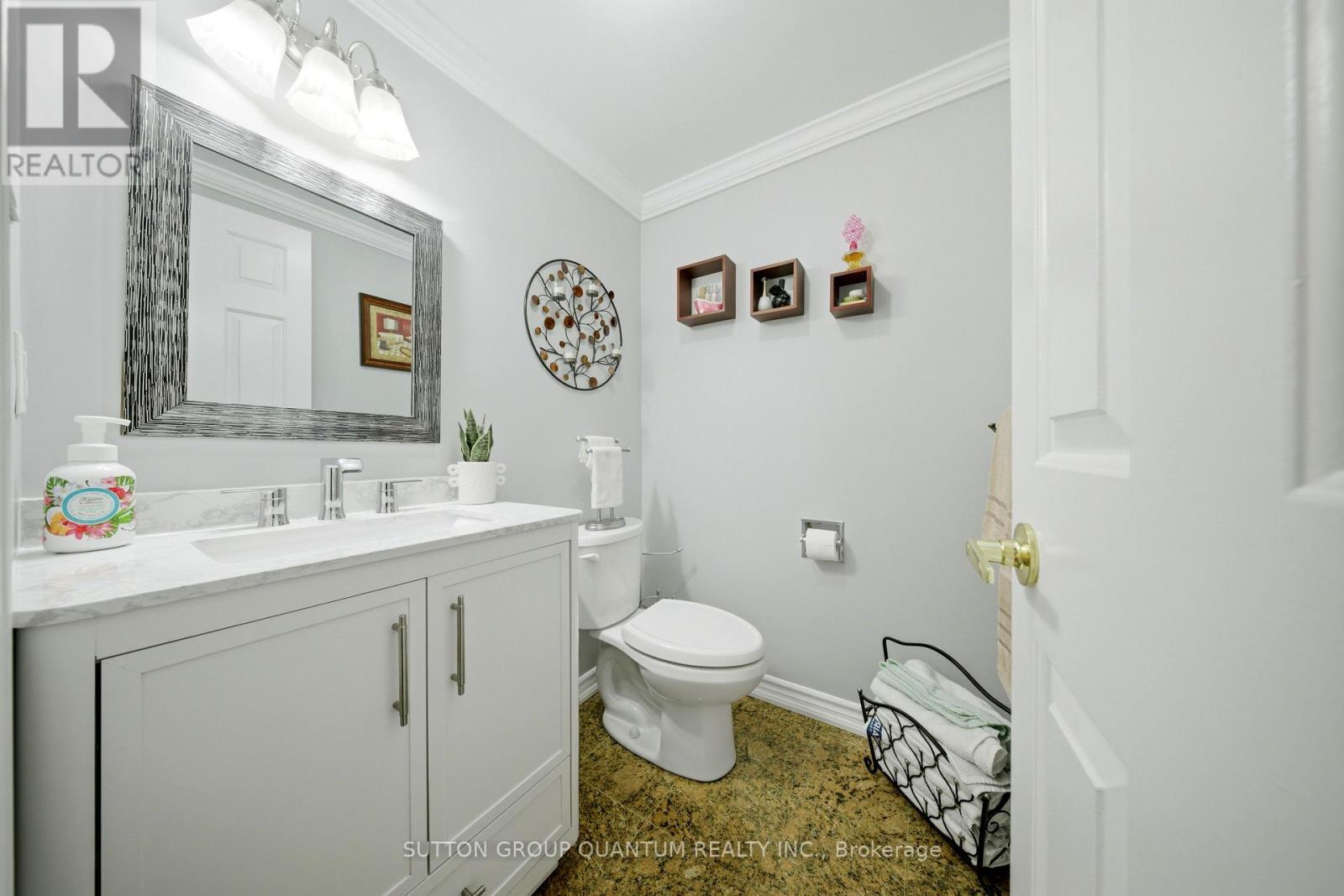276 Lech Walesa Drive Property Photo 18