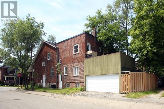 Upper Level - 420 Annette Street Property Photo 3