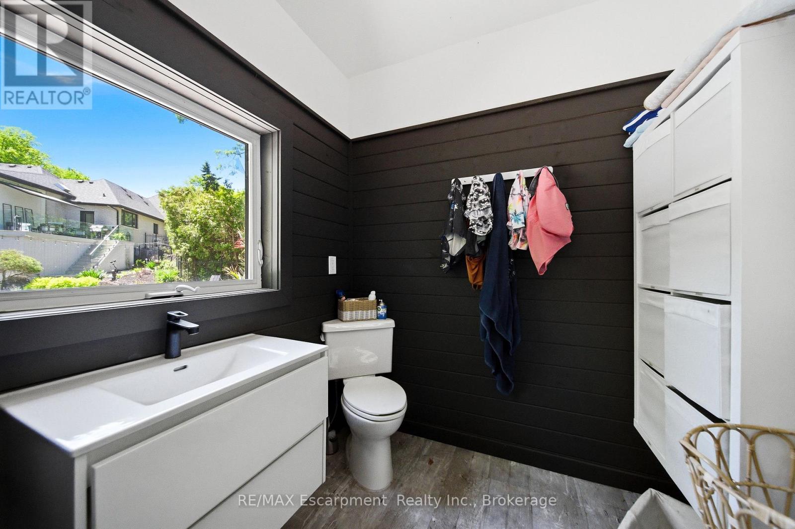 3205 Highpoint Court Property Photo 46