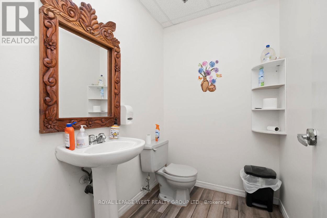 45 Densley Avenue Property Photo 31