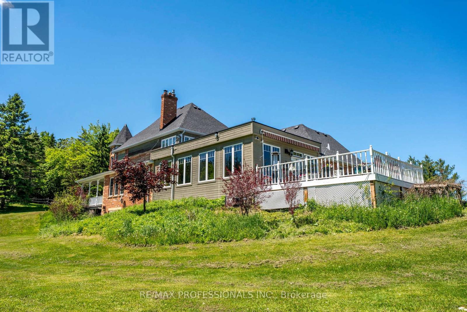 18655 Heart Lake Road Property Photo 9