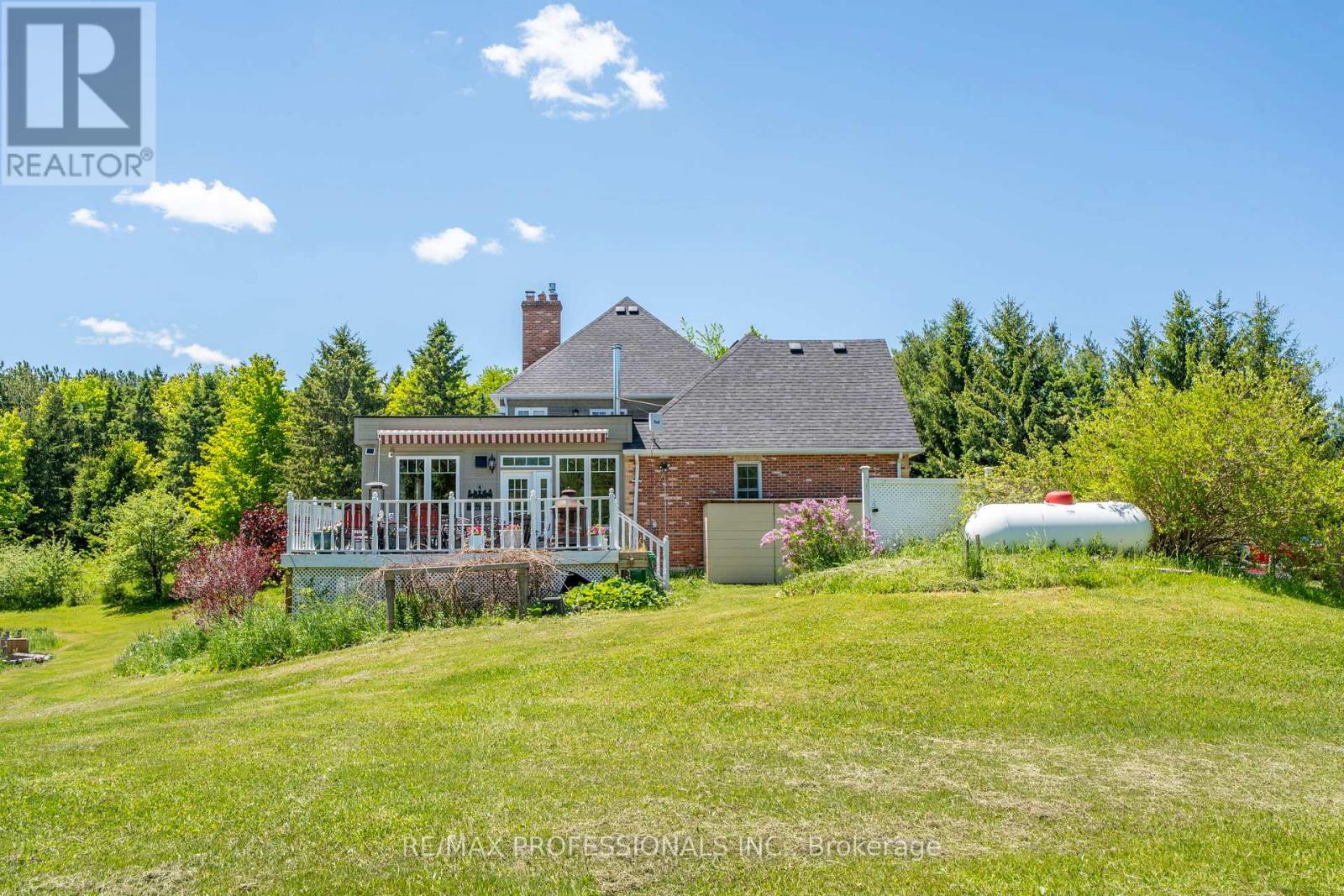 18655 Heart Lake Road Property Photo 10