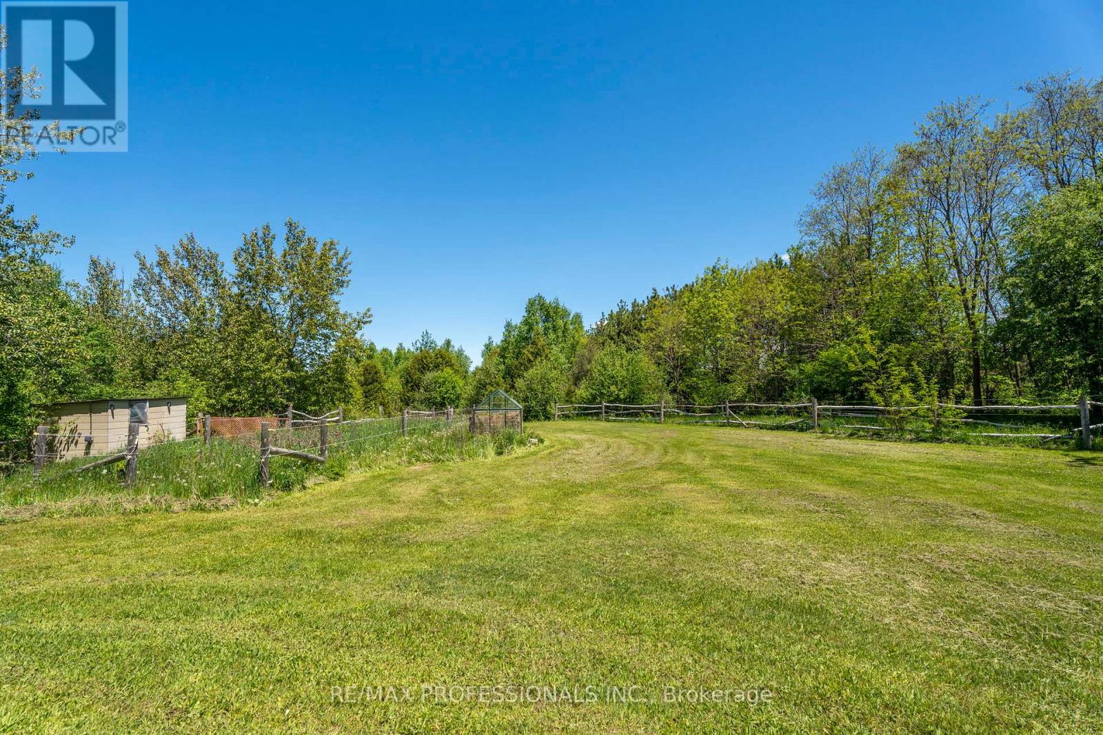 18655 Heart Lake Road Property Photo 12