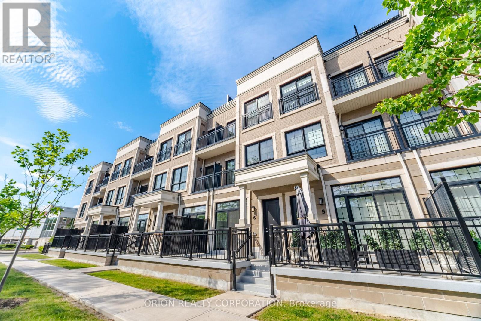6 - 95 BROOKFIELD ROAD