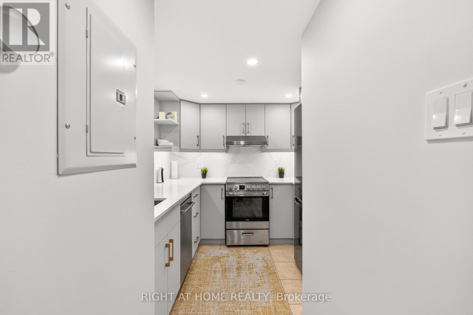2151 - 105 George Appleton Way Property Photo 18