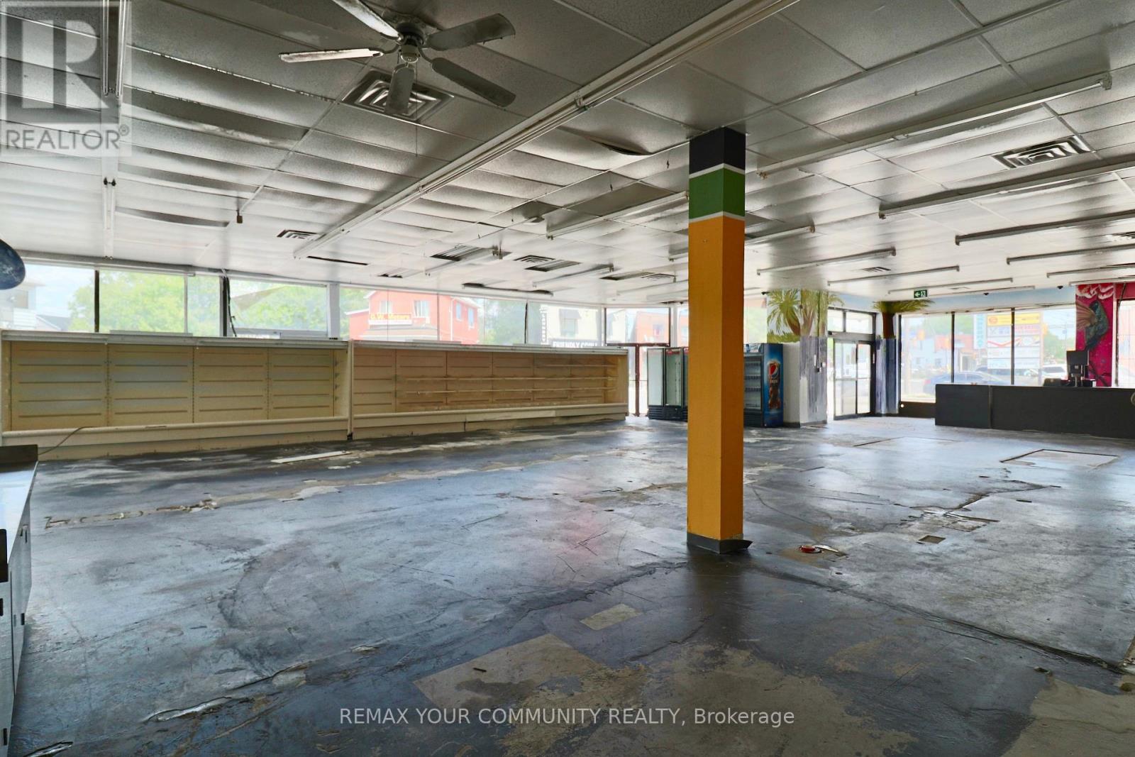 1370 Weston Road Property Photo 6