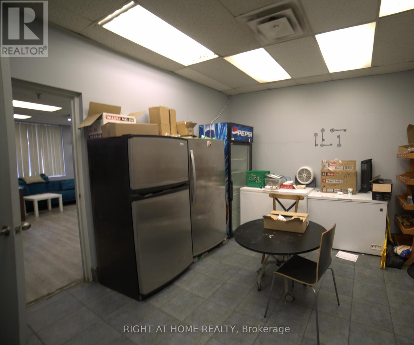 112 - 2465 Cawthra Road Property Photo 4
