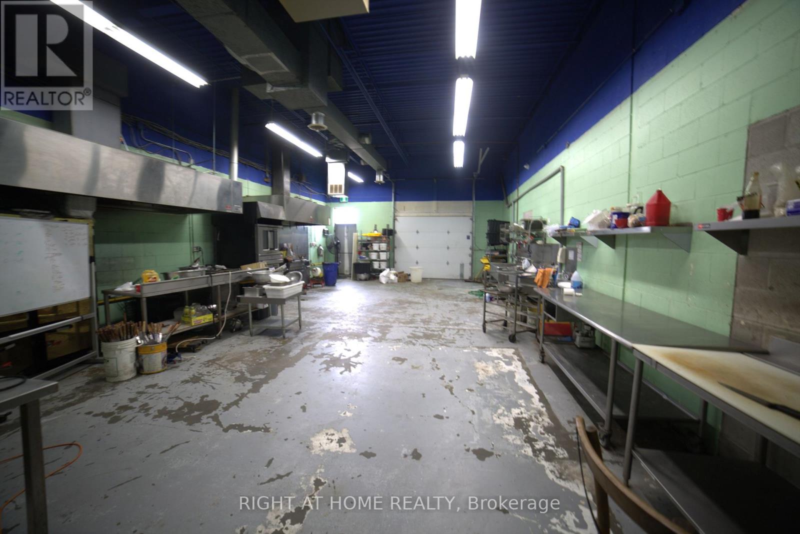112 - 2465 Cawthra Road Property Photo 7