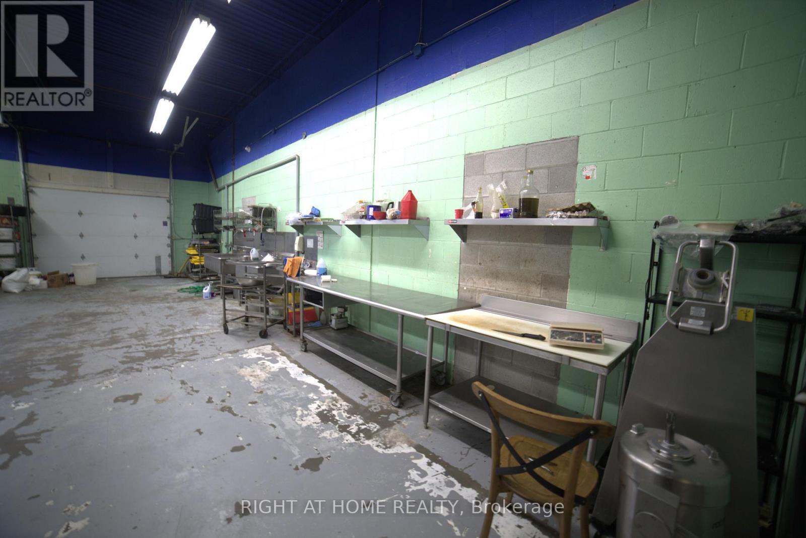 112 - 2465 Cawthra Road Property Photo 11