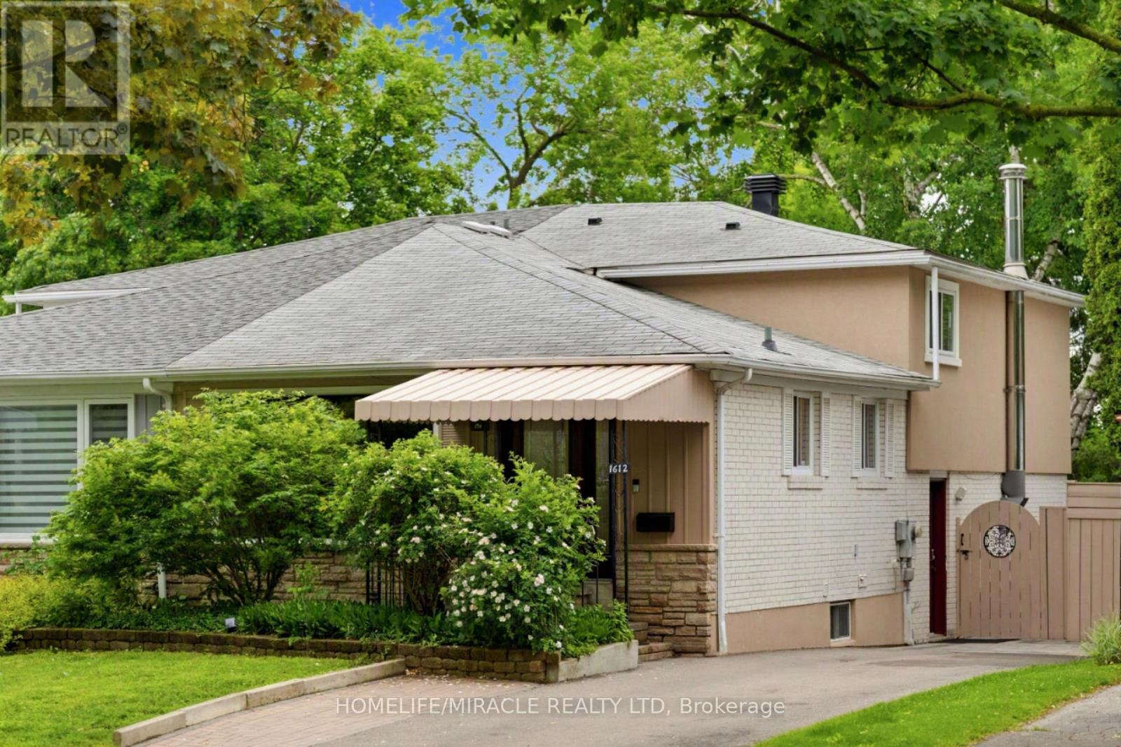 1612 Wavell Crescent Property Photo 1