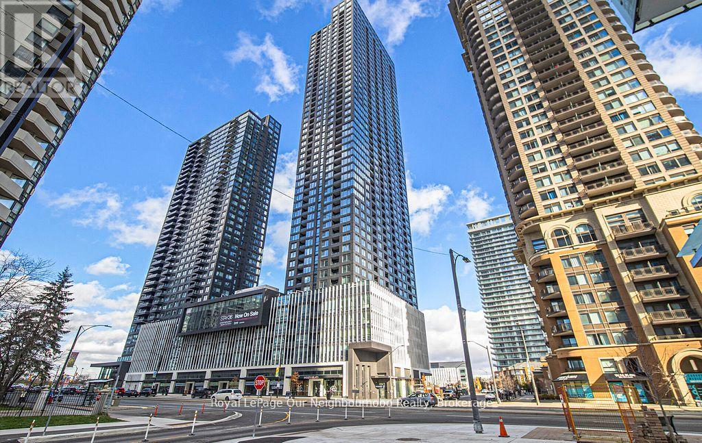 412 - 395 SQUARE ONE DRIVE