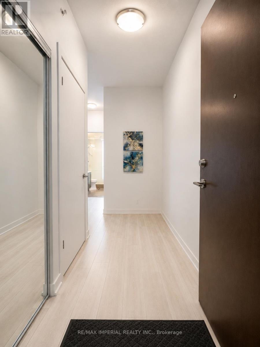 3001 - 2212 Lake Shore Boulevard W Property Photo 3
