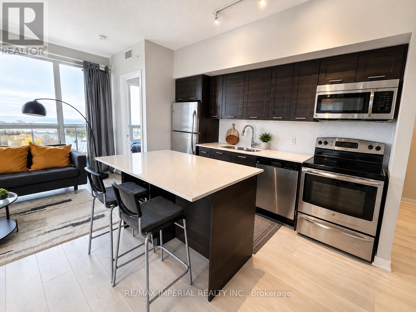3001 - 2212 Lake Shore Boulevard W Property Photo 4