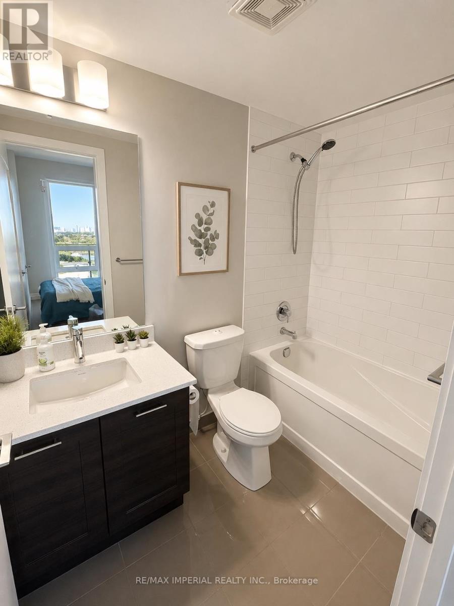 3001 - 2212 Lake Shore Boulevard W Property Photo 9