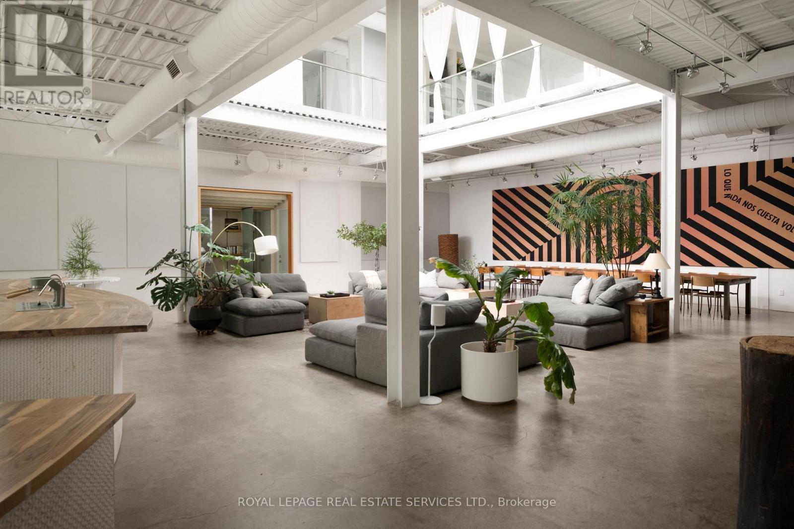1 Roof Garden Lane Property Photo 1