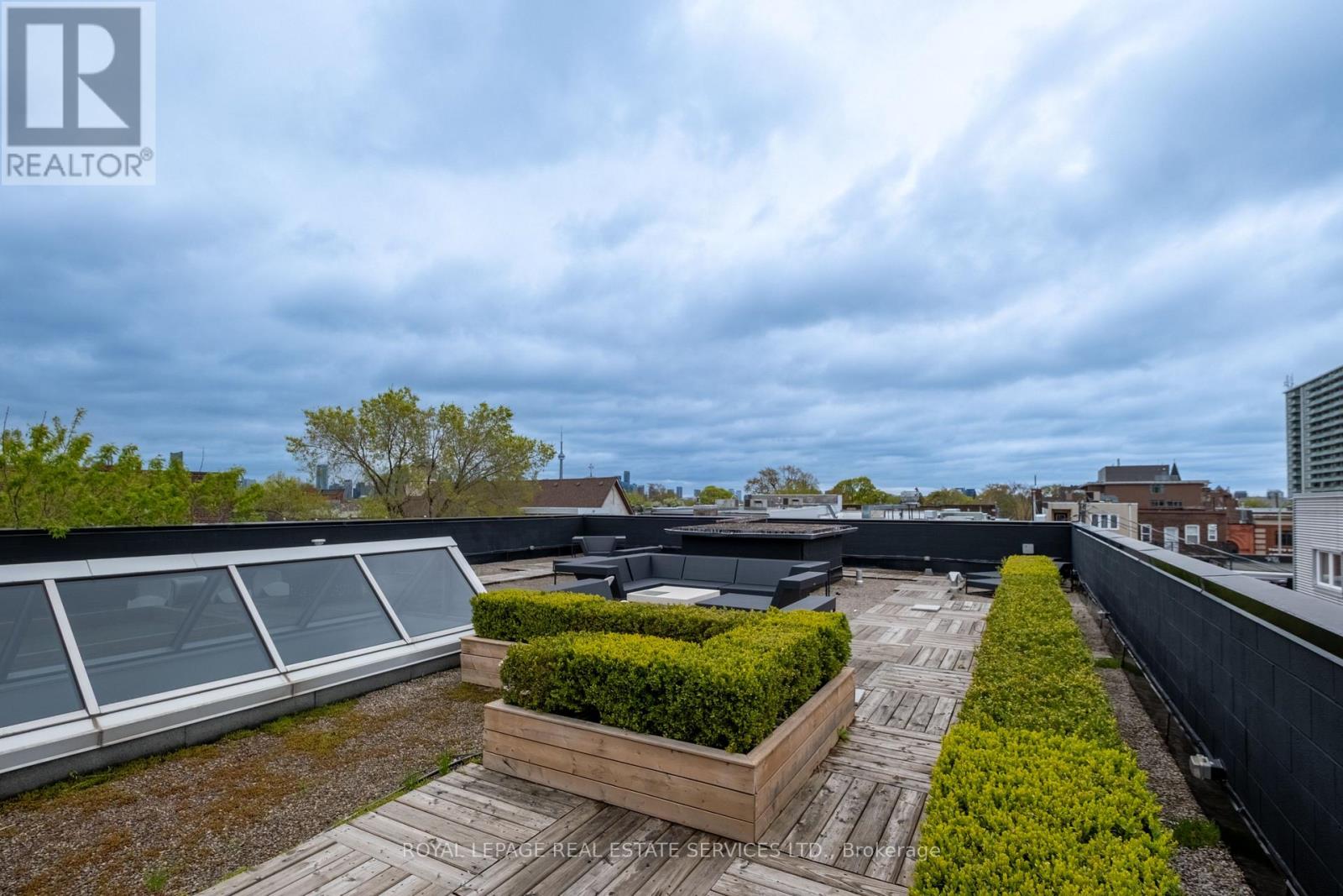 1 Roof Garden Lane Property Photo 43