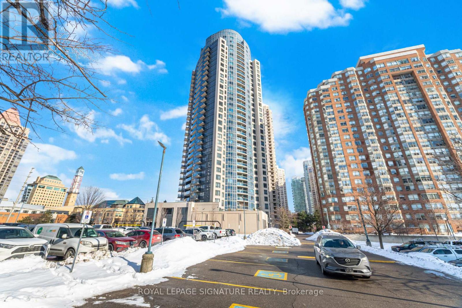1402 - 330 Burnhamthorpe Road W Property Photo 1