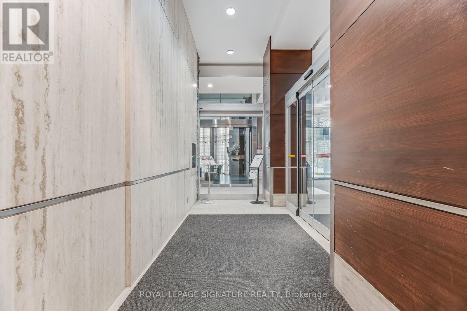 1402 - 330 Burnhamthorpe Road W Property Photo 6
