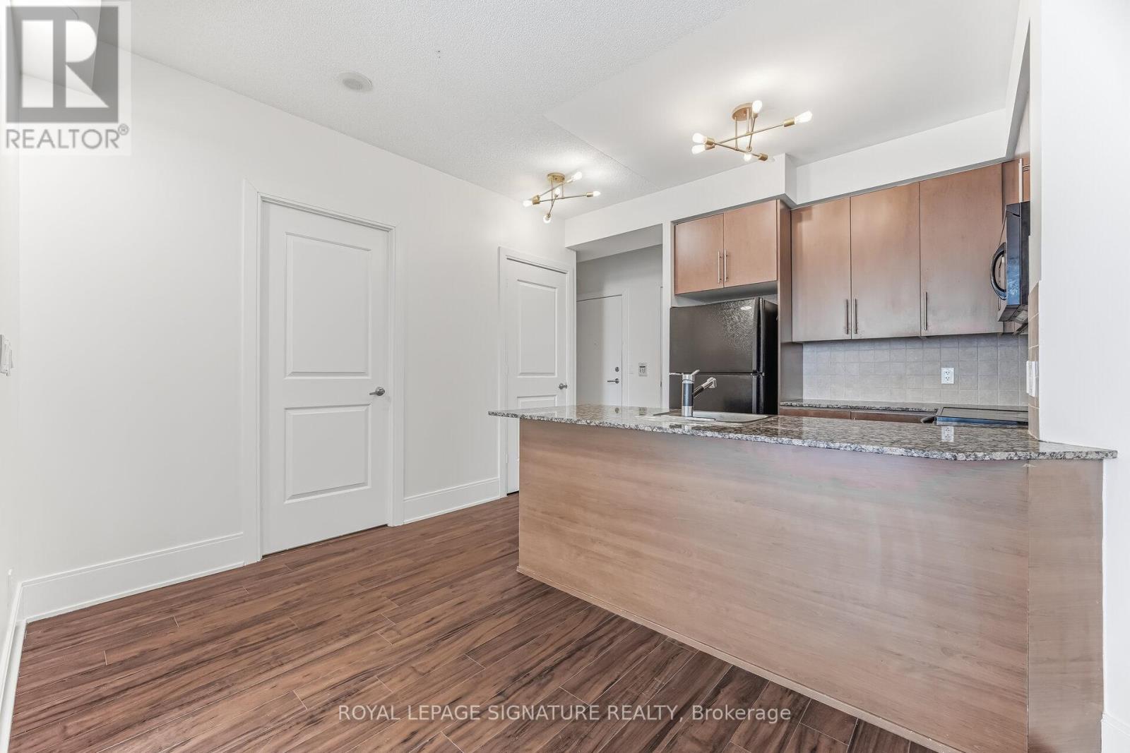 1402 - 330 Burnhamthorpe Road W Property Photo 12