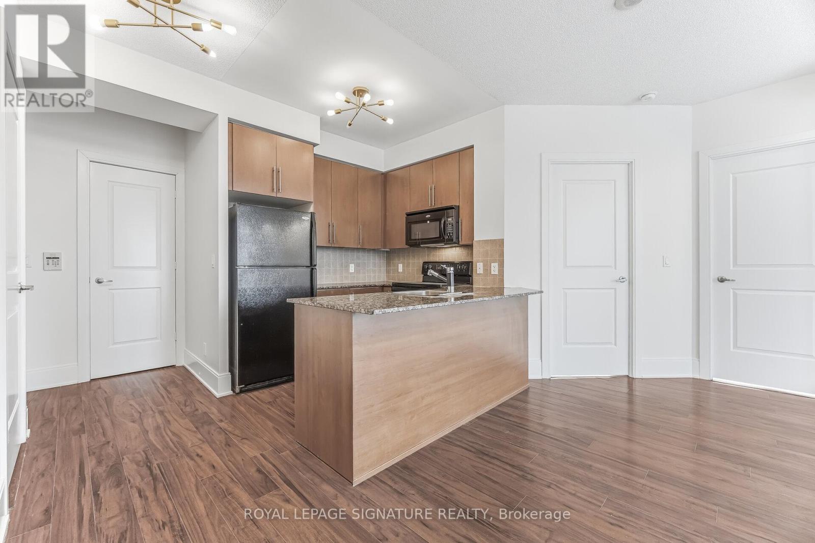 1402 - 330 Burnhamthorpe Road W Property Photo 13